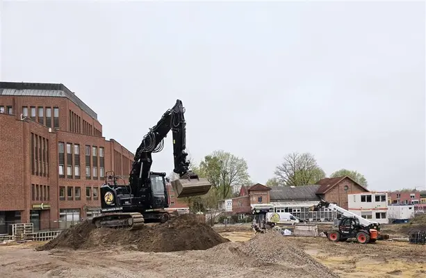 Neues Parkhaus im Bau – Maßnahmen zur Verkehrssicherheit für Wedeler Bürger*innen